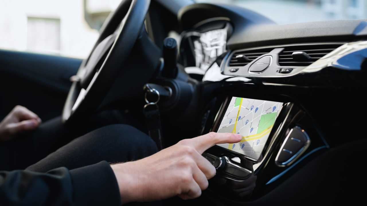 what cars have gps tracking built-in